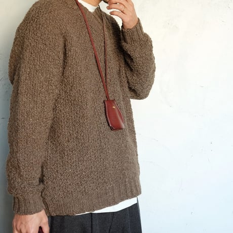 DELICIOUS(デリシャス)　　　  V-Neck　Wool Knit Slub Yarn　　　BROWN