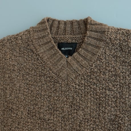 DELICIOUS(デリシャス)　　　  V-Neck　Wool Knit Slub Yarn　　　BROWN