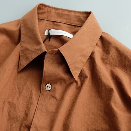 tilt The authentics(チルトザオーセンティックス)　　　 Hi Count Cotton Typewritey Regular Shirt　　　Brown