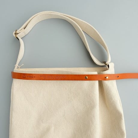 suolo(スオーロ)　　　FEATHER　Middle　　Off White