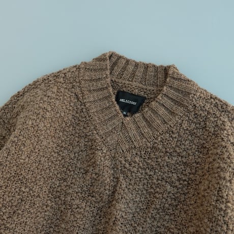 DELICIOUS(デリシャス)　　　  V-Neck　Wool Knit Slub Yarn　　　BROWN