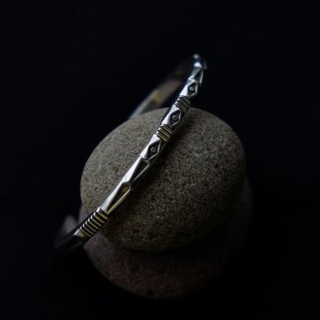 Jennifer Curtis 　　　　Square Wire　Bangle