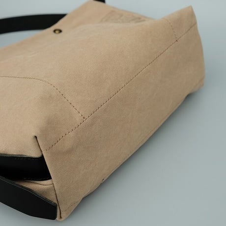 suolo(スオーロ）　NOMAD middle　　　　　　Beige