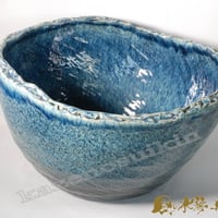 ブルーひねり水鉢 16号　（信楽焼・陶器・水鉢・めだか鉢・メダカ鉢・睡蓮鉢・スイレン鉢・すいれん鉢・金魚鉢・水草飼育・蓮鉢）　060-01