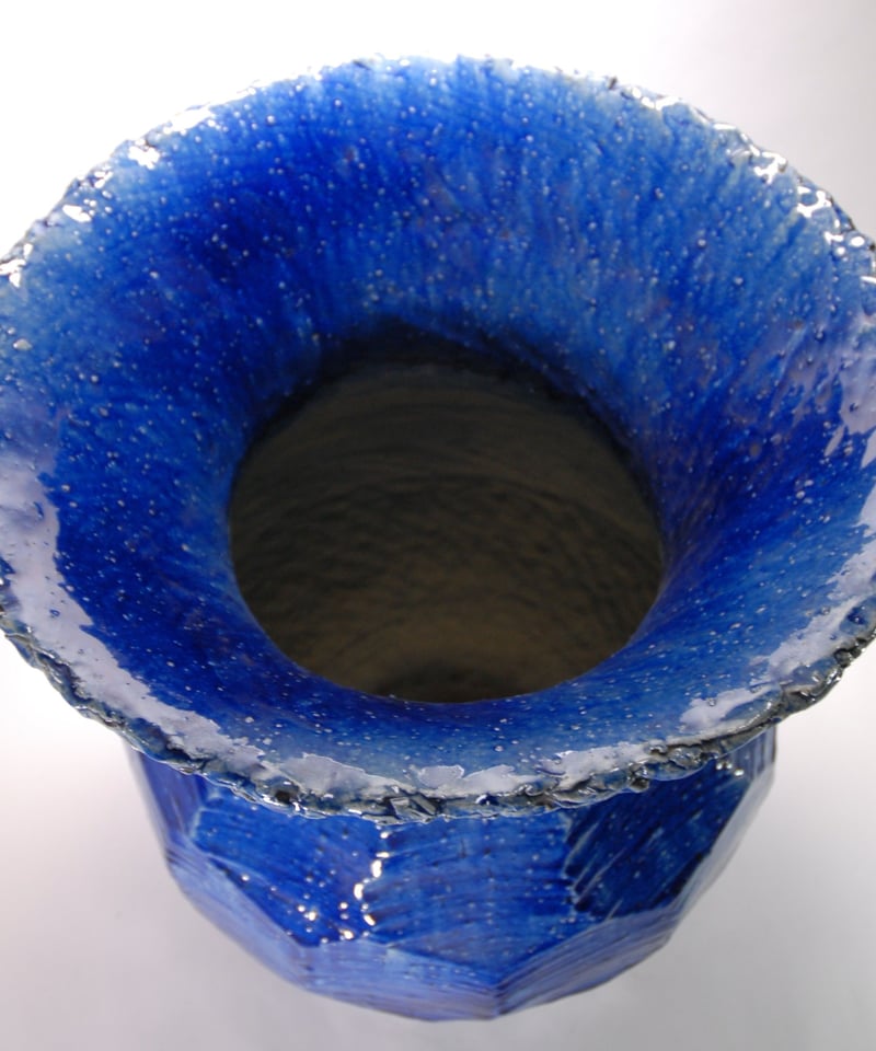 ブルー手ひねり花器 (信楽焼・花瓶・花入れ・花器・壺・壷 ブルー手ひねり花器 (信楽焼・花瓶・花入れ・花器・壺・壷