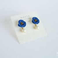 【受注制作】青色のバラとコットンパール（ショート）イヤリング/ピアス *196