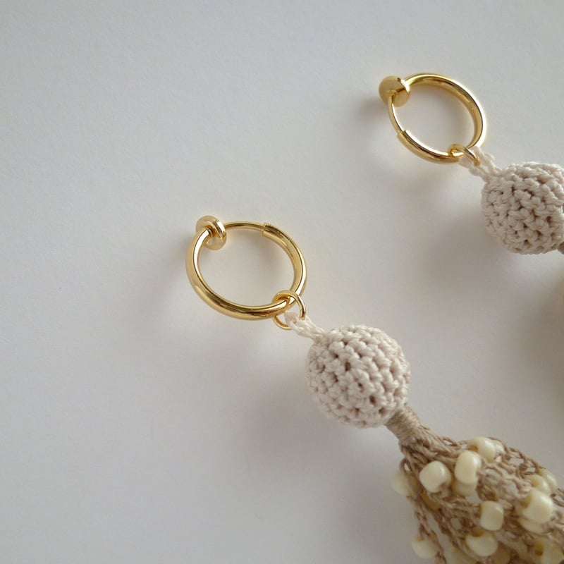 タッセルピアス ベージュ シルバー色 imgrc0085894335.jpg