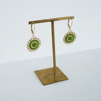 【受注制作】SUN（グリーン×オフホワイト）ピアス *191