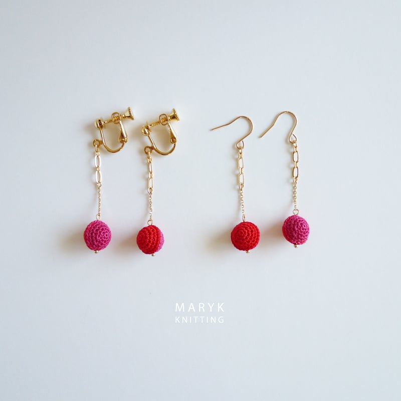 受注制作】swing ball ショート イヤリング／ピアス（赤×濃いピンク