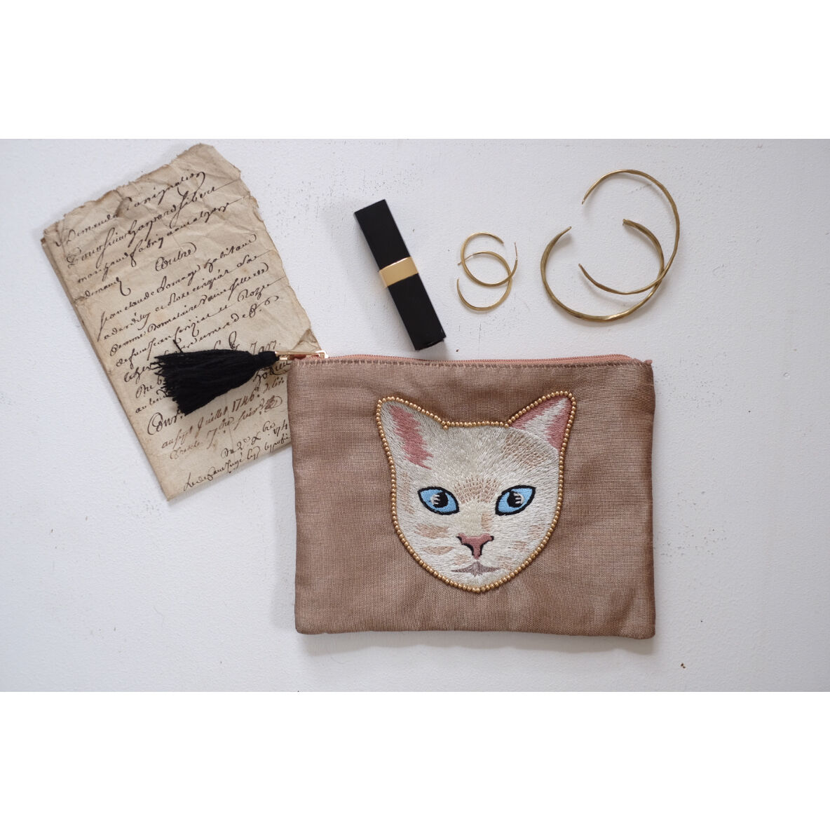 Back in stock!キャット刺繍ポーチwhite | NORICOCCO STORE