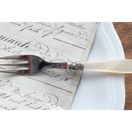 イタリアのケーキフォーク　Napoléon　ivory