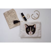 Back in now!キャット刺繍ポーチblack