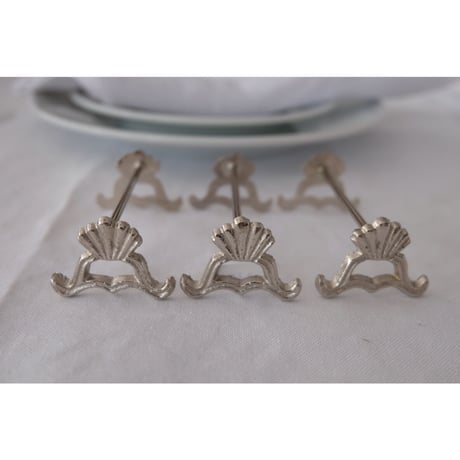 Back in stock！シルバーカラーのカトラリーレスト