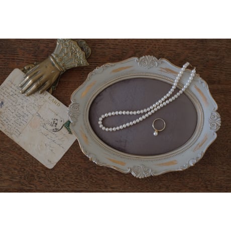 クラシカルなアクセサリーフレーム