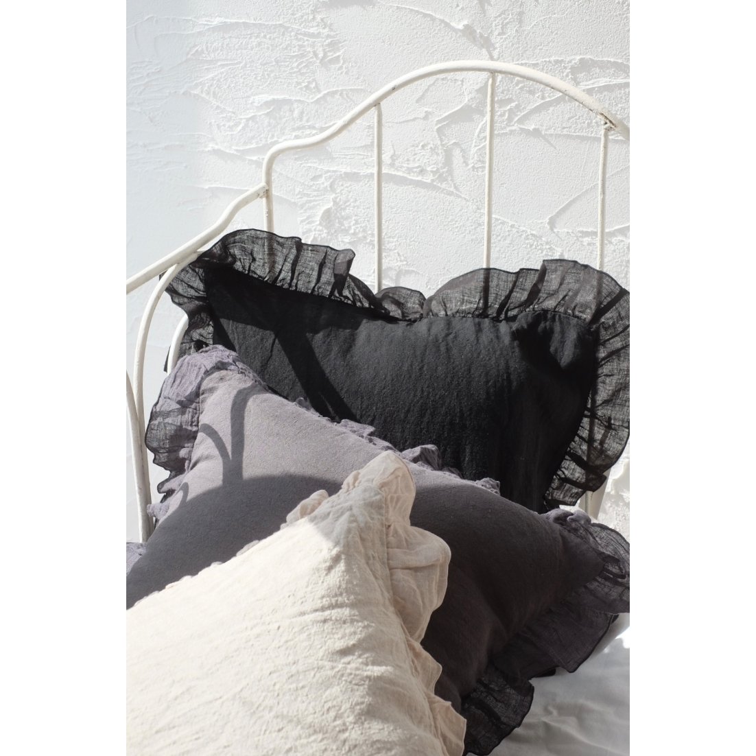 ハグオーワーホーム＆ガーデン シアーフリルクッションカバー