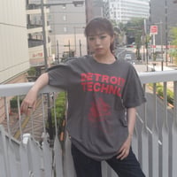 「デトロイトテクノTシャツ（DETROIT TECHNO）」チャコール S/M/L 2021SS 新作 WATERFALL