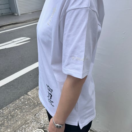 2501120A  ユニセックス半袖Tシャツ