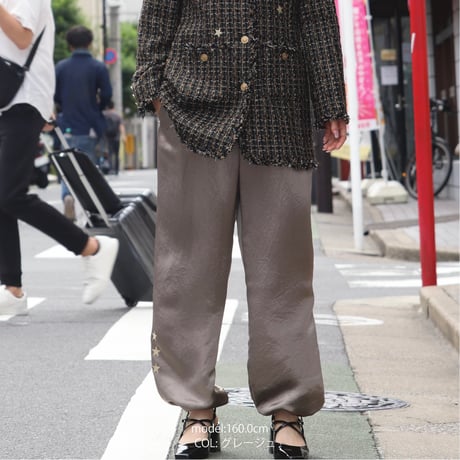 2407801 サテン裾ドロストパンツ