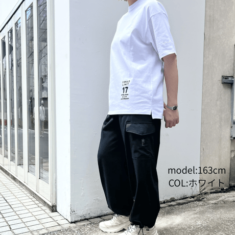 2501120A  ユニセックス半袖Tシャツ