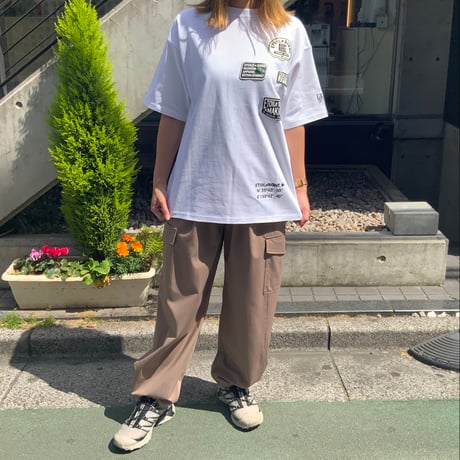 2501120 ユニセックスワッペン半袖Tシャツシャツ