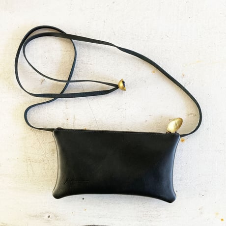 定番の色。レザーポーチ(wallet set)