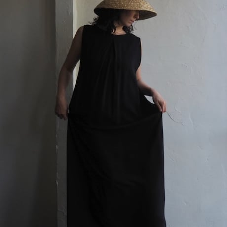 simple tuck maxi dress