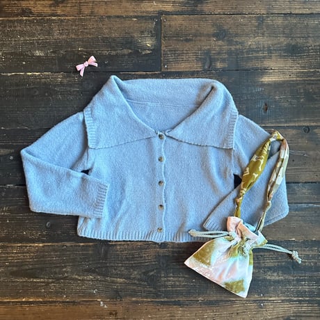 big collar cardigan