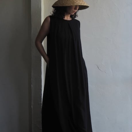 simple tuck maxi dress