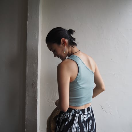 one shoulder tops