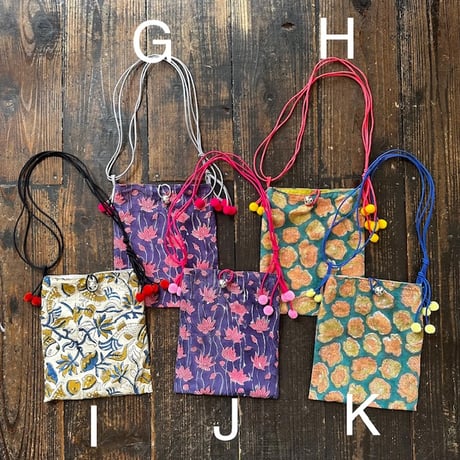 handmade pompom pochette