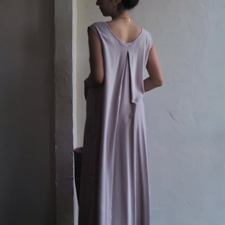 simple tuck maxi dress