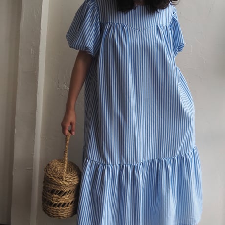 puff sleeve flare dress