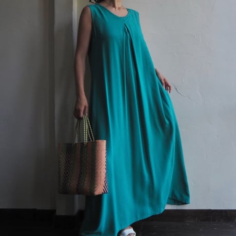 simple tuck maxi dress