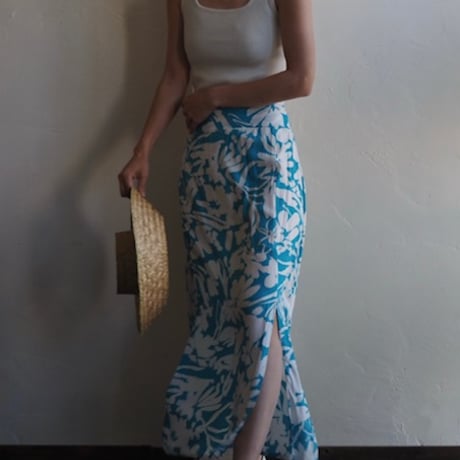 front w slit skirt