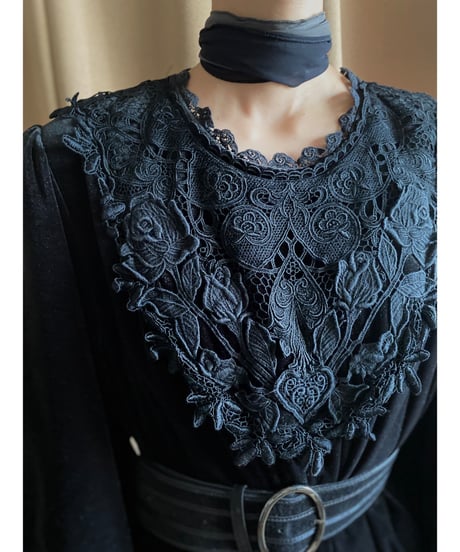 wide sleeve design black velour dress-3712-10