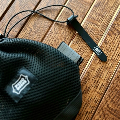 PINOWORKS Mesh Cushion Poach