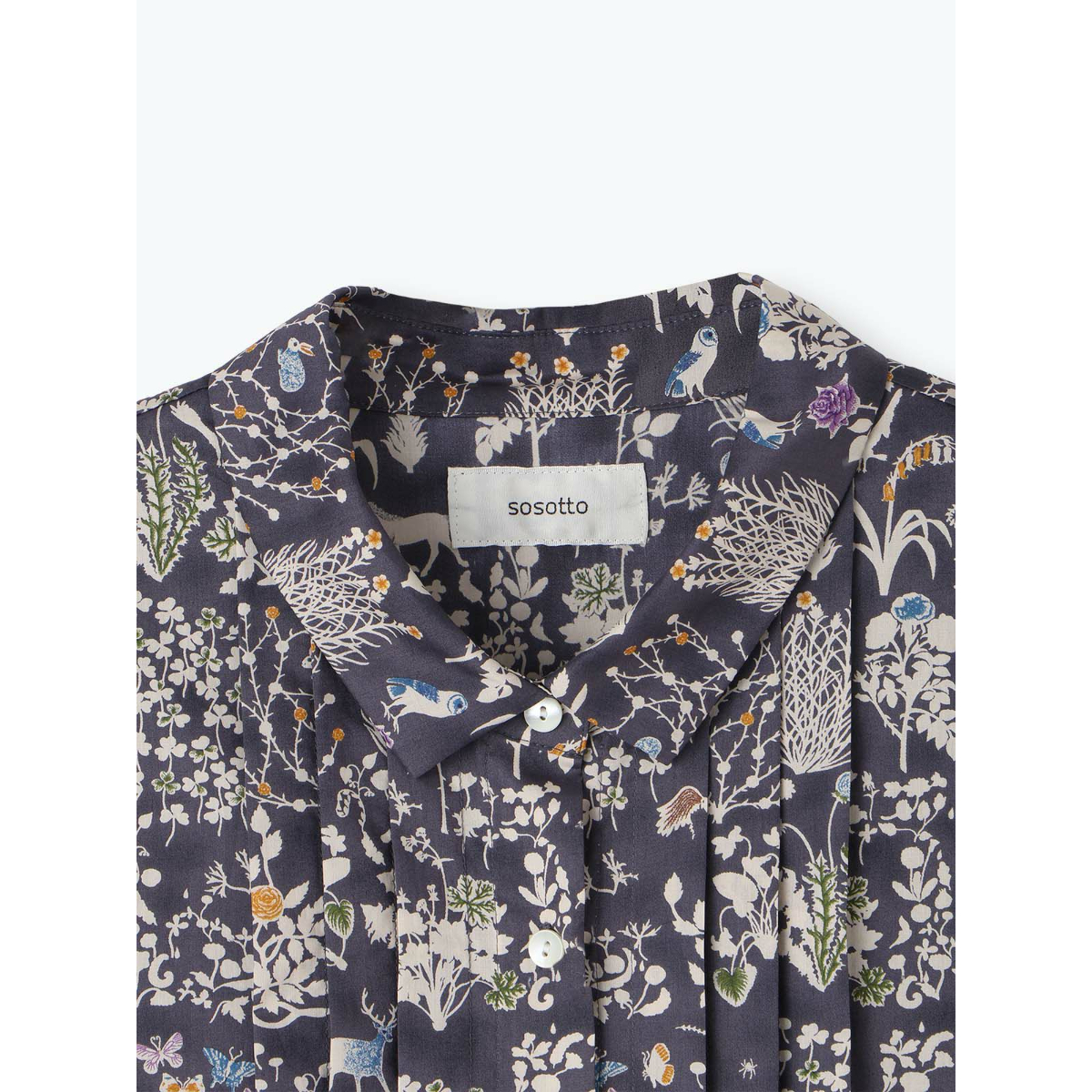 極美品sosotto LIBERTYPRINTチビ衿ピンタック　ワンピース sosotto(ソソット)LIBERTY PRINTチビ衿ピンタック前開きワンピース | Li