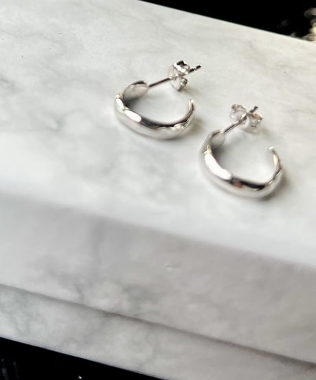 minamo hoop earrings