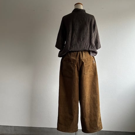 あったかコーデュロイの太パンツ