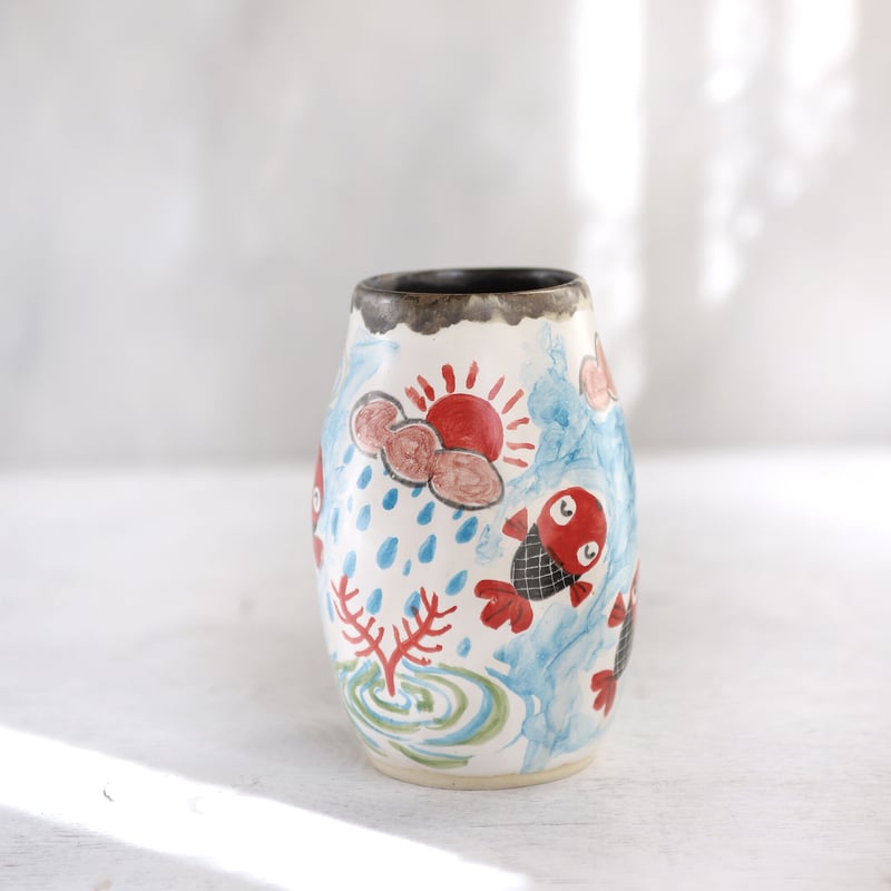 金魚の絵柄の花瓶