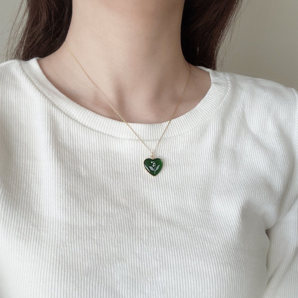 neckless <green> | nul