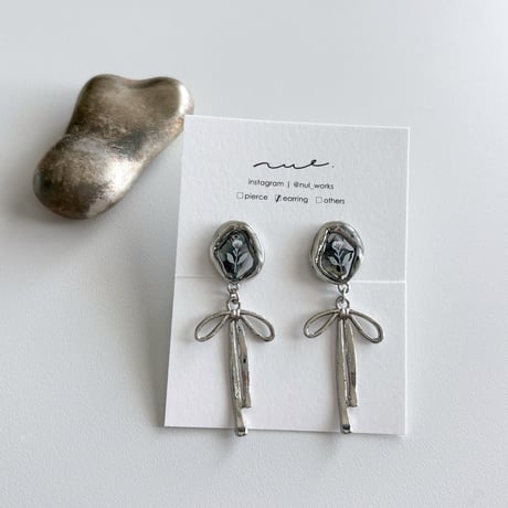silver ribbon