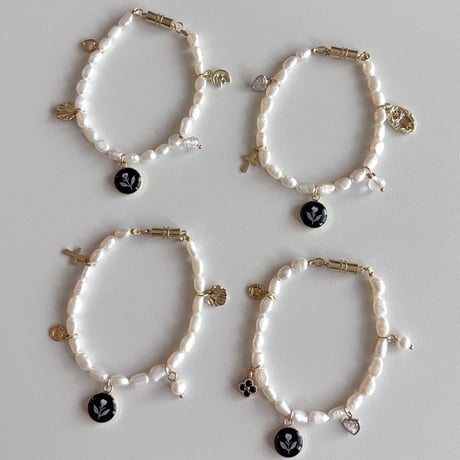amulet - pearl bracelet [black]