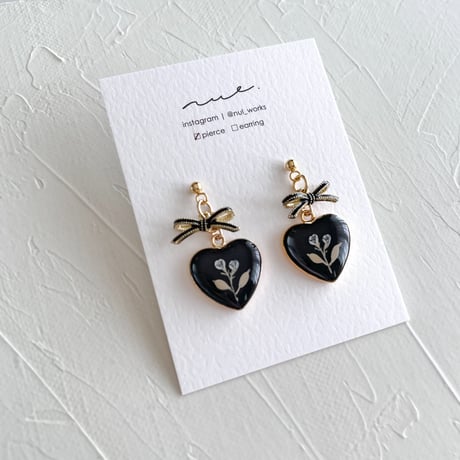 heart & ribbon