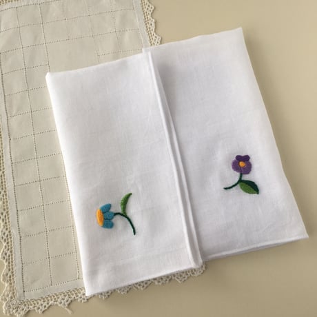 カロチャ刺繍のハンカチキット
