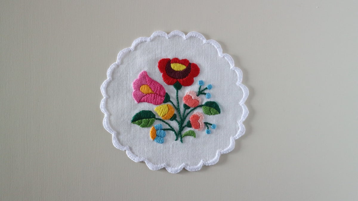 カロチャ刺繍キット ドイリー | Vár