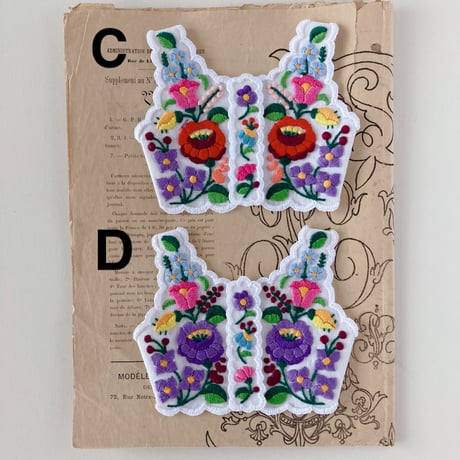 カロチャ刺繍のミニベストキット(C、D)