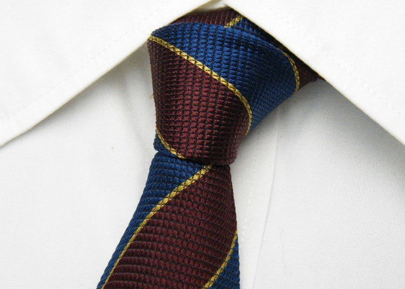 イタリア製【UMBERTO SCOLARI】大柄レジメンタルネクタイ【エンジ