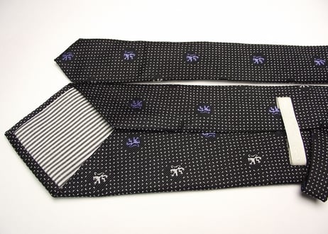 ブラック＆グレースーツに◎【MALE＆Co（IN　GOOD扱い）】プジョーライオンのような総柄ネクタイ【USED】0313