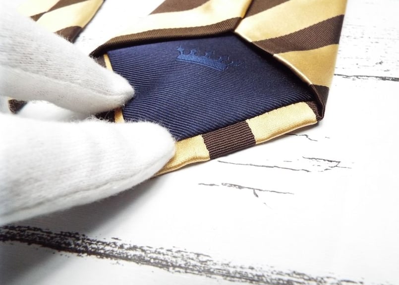 美品✨ フェンディ ネクタイ 光沢 ストライプ ゴールド 金 FENDI - 美品✨ フェンディ ネクタイ 光沢 ストライプ ゴールド 金の